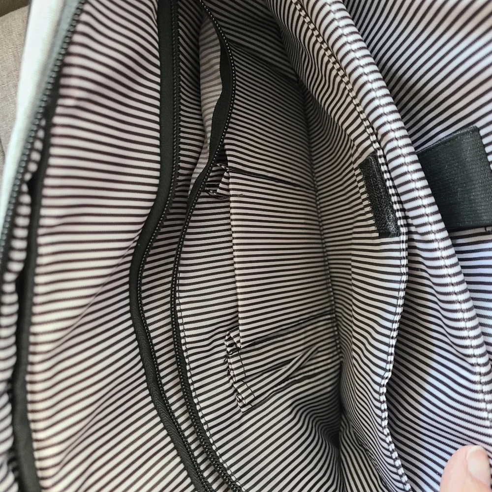 PKG International Spadina 10L Charcoal Messenger‎ Bag